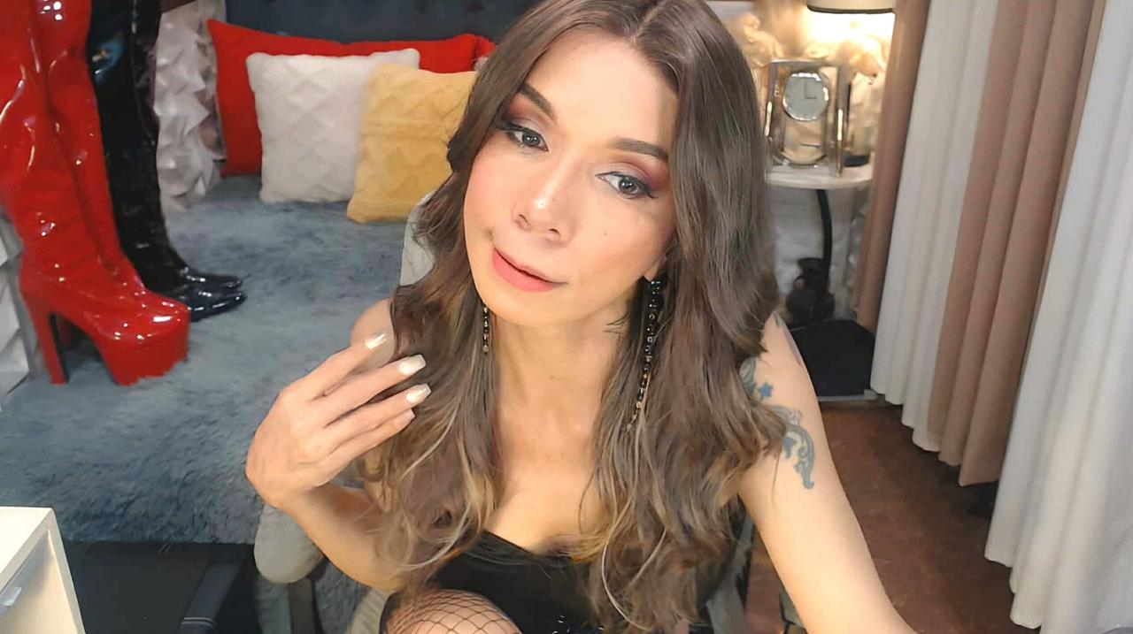 Webcam chat profile for CELINAFOX: Dominatrix