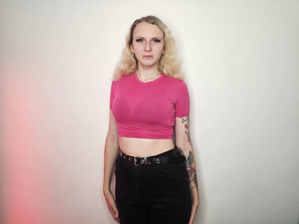 Webcam chat profile for LikaNike: Leather