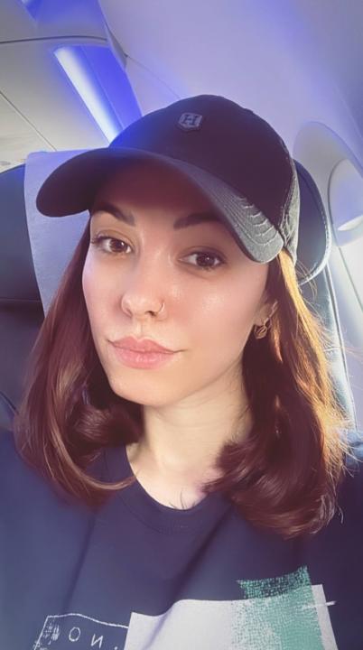 Webcam chat profile for Millane: Dancing