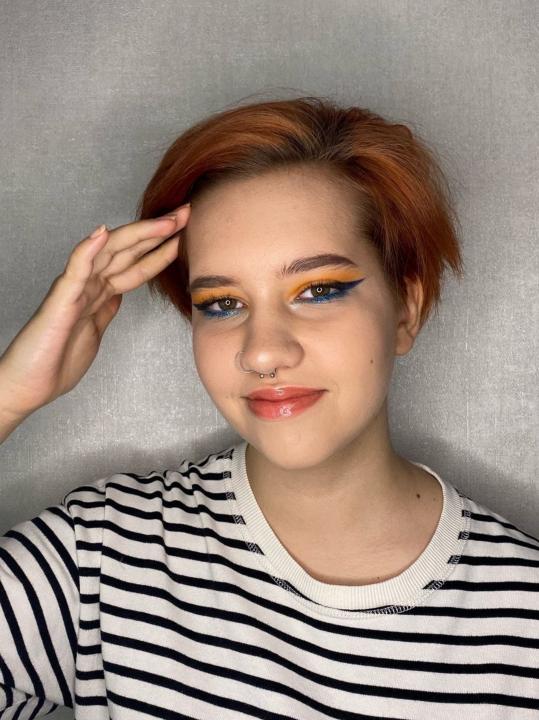 Webcam chat profile for KiraSavre: Legs, feet & shoes