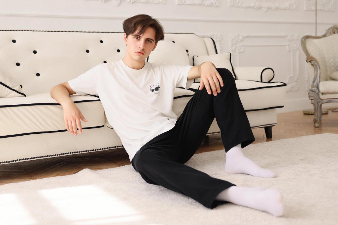 Webcam chat profile for JeffreyC21: Legs, feet & shoes