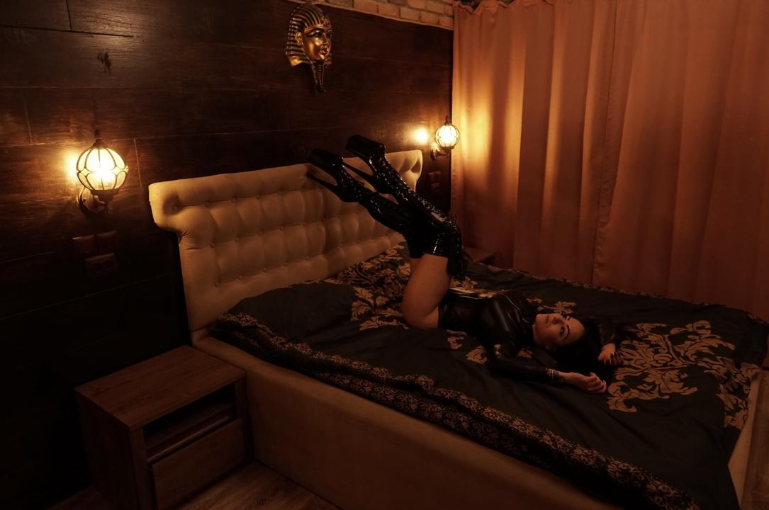 Webcam chat profile for Izabel: Dominatrix