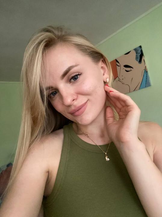 Webcam chat profile for Avelisse: Cooking