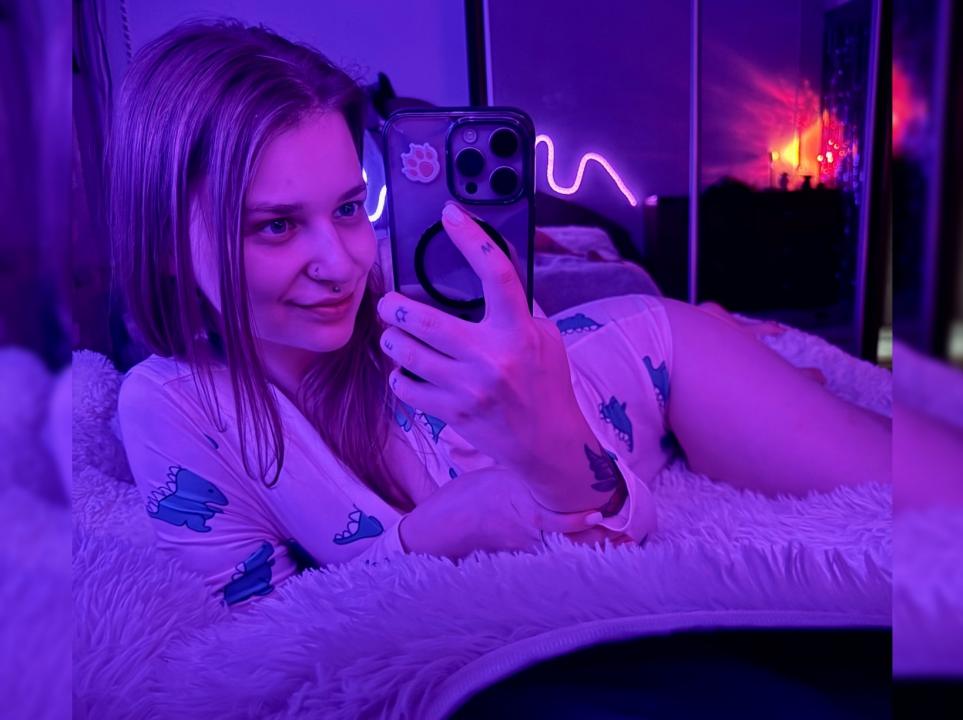 Webcam chat profile for LunaPop