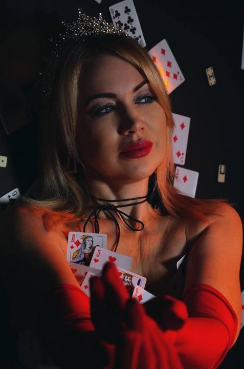 Webcam chat profile for ElanoraGrace: Exercise