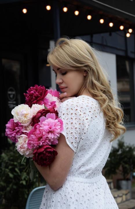 Webcam chat profile for ElanoraGrace: Exercise