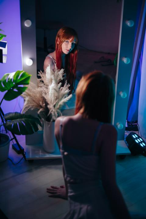 Webcam chat profile for loladollys: Legs, feet & shoes