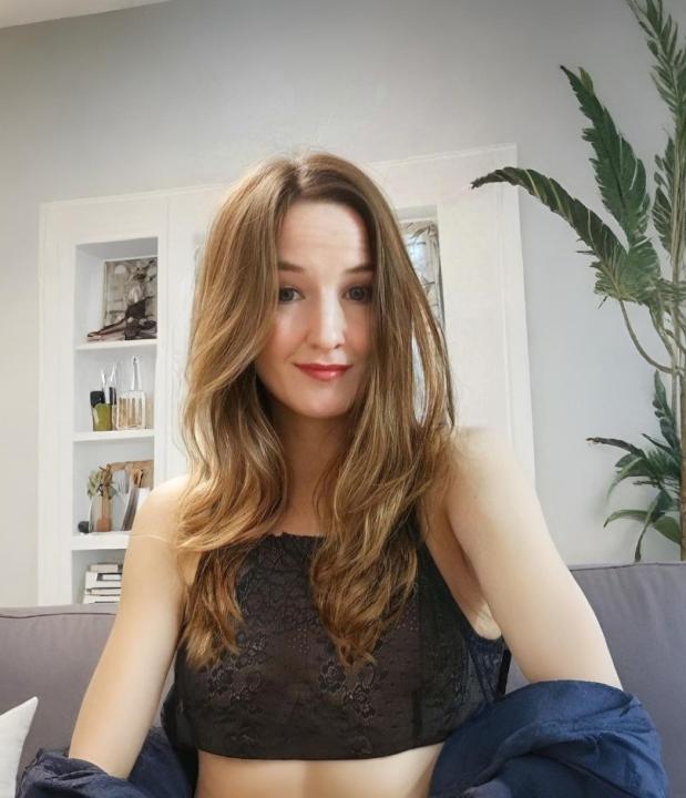 Webcam chat profile for Elizabeth1V: Dancing