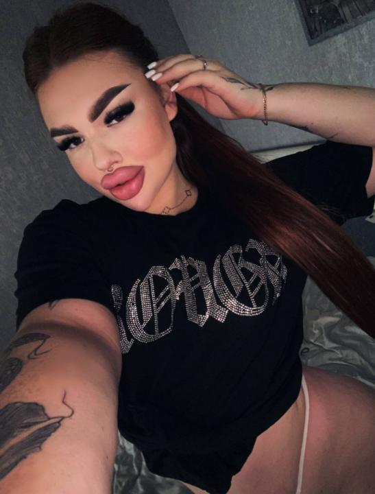 Webcam chat profile for Noelle: Ask about my Hobbies