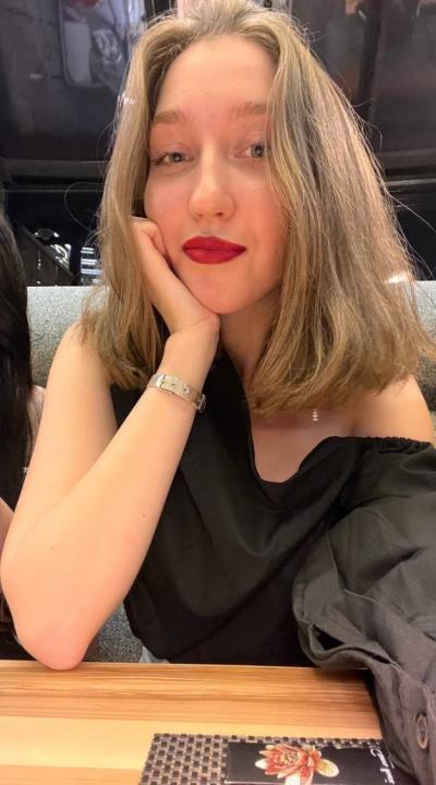 Webcam chat profile for ARrin: Ask about my Hobbies