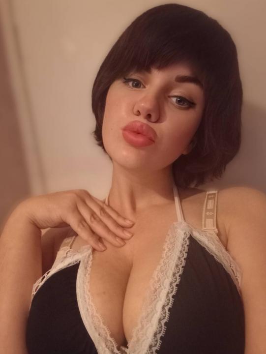 Webcam chat profile for MoonlitSiren