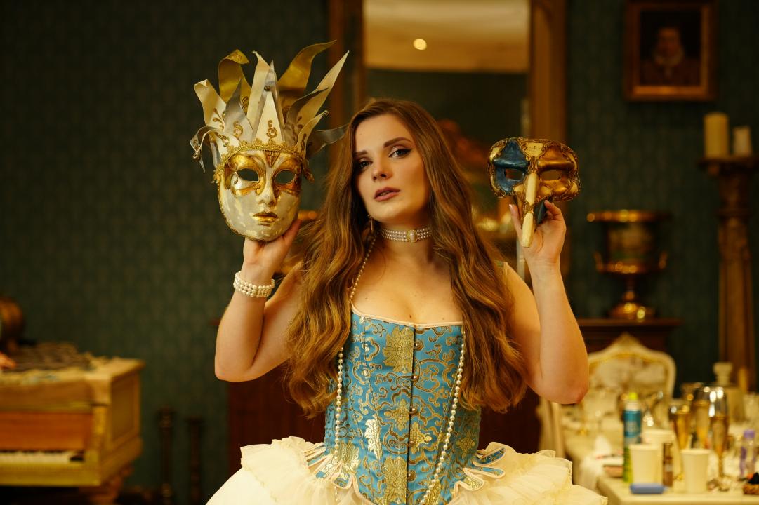 Webcam chat profile for MiyaParker: Leather