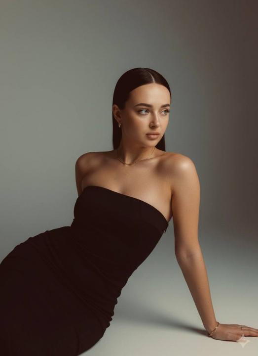 Webcam chat profile for kristina555: Outfits