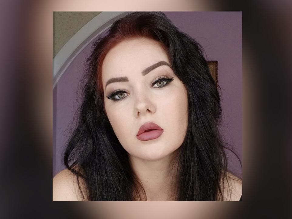 Webcam chat profile for Kossandraa1: Nails