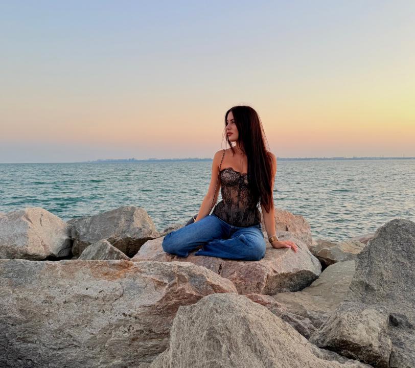 Webcam chat profile for LunaShinee: Dancing