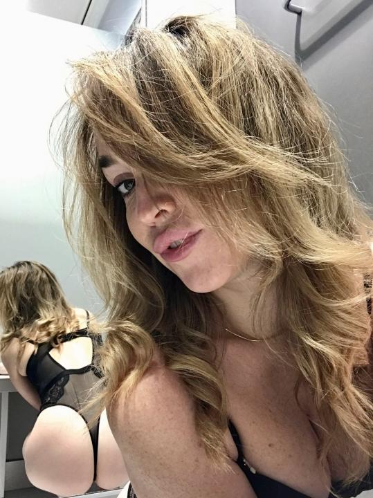 Webcam chat profile for GoddesssAmanda: Lingerie & stockings