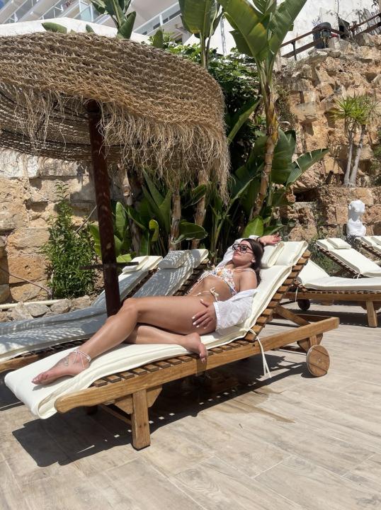 Webcam chat profile for Julinca1: Smoking