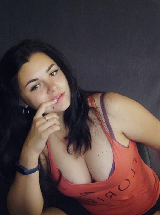 Webcam chat profile for JuicyBerry1