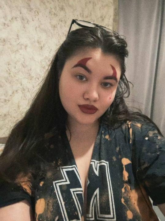 Webcam chat profile for Uli4kaLI: Legs, feet & shoes