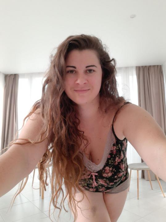 Webcam chat profile for Karinna