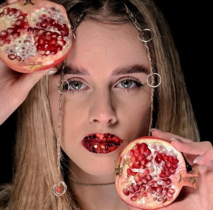 Webcam chat profile for Arithae: Ask about my Hobbies