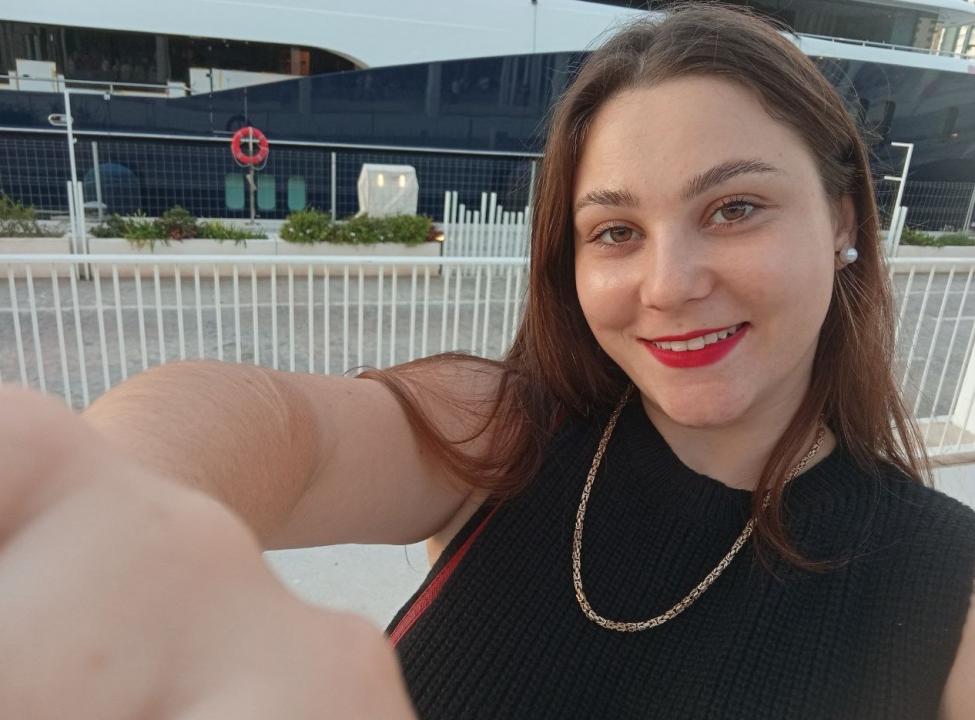 Webcam chat profile for Jeniya: Outfits