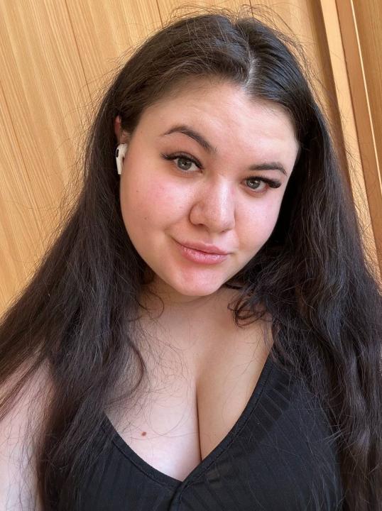 Webcam chat profile for Uli4kaLI: Legs, feet & shoes