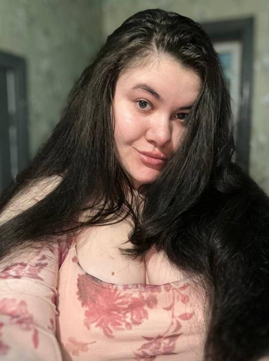 Webcam chat profile for Uli4kaLI