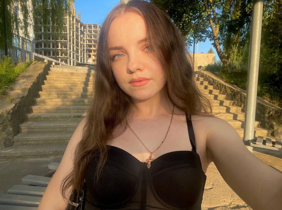 Webcam chat profile for Oleo19: Books/Reading