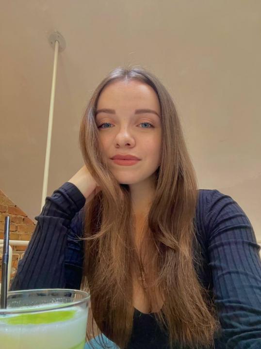 Webcam chat profile for Oleo19: Books/Reading