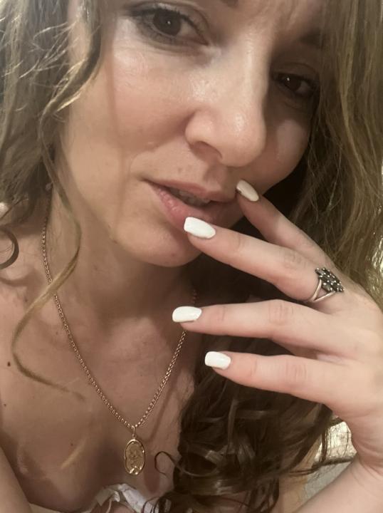 Webcam chat profile for linda1990