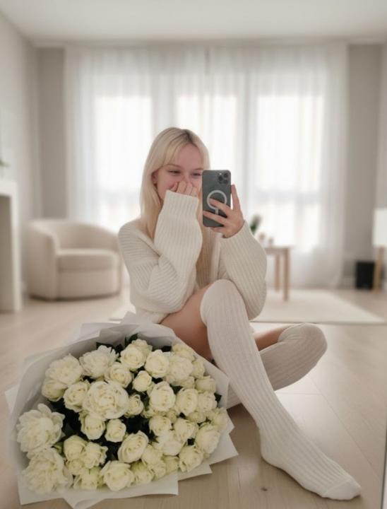 Webcam chat profile for Mirai: Ask about my Hobbies