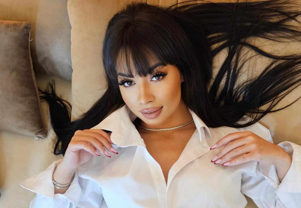 LIVE VideoChat with BeckyHaley