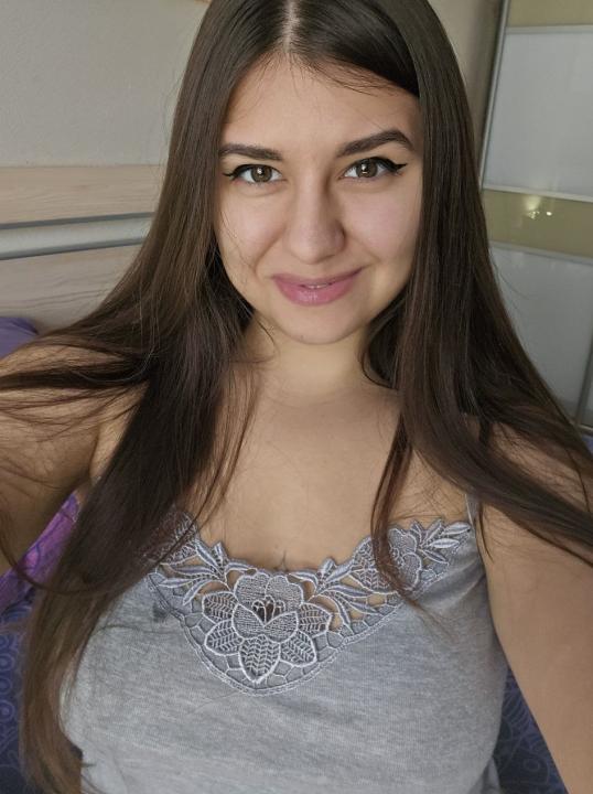 LIVE VideoChat with LunaLina