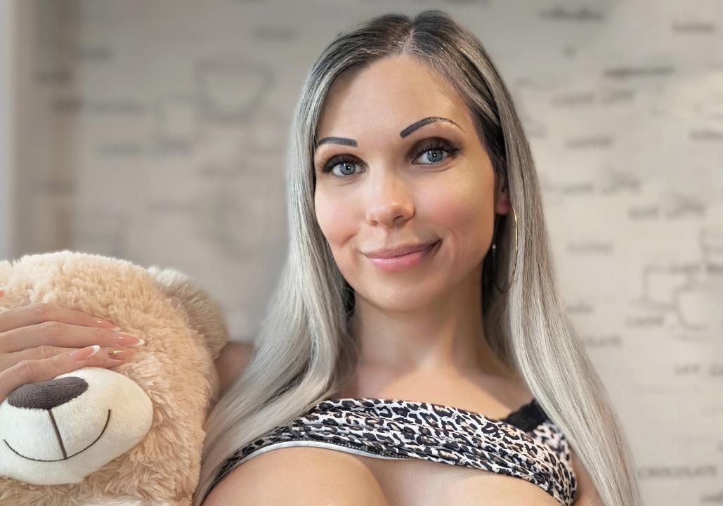 Webcam chat profile for TightBarbie: Dominatrix