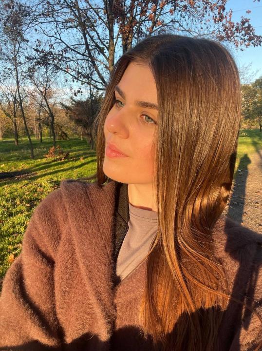 Webcam chat profile for ElvaA: Ask about my Hobbies