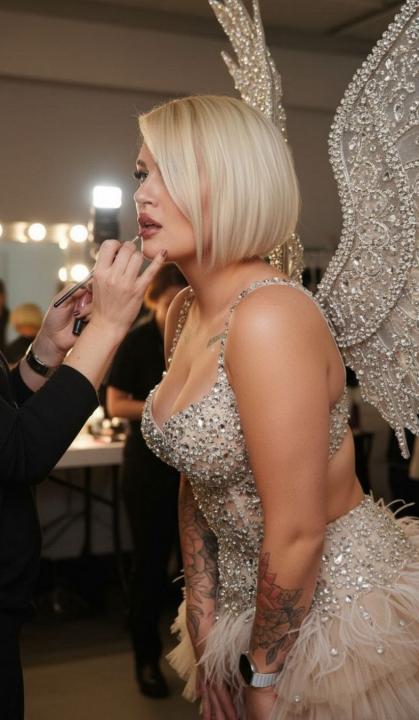 Webcam chat profile for Barbilove: Dancing