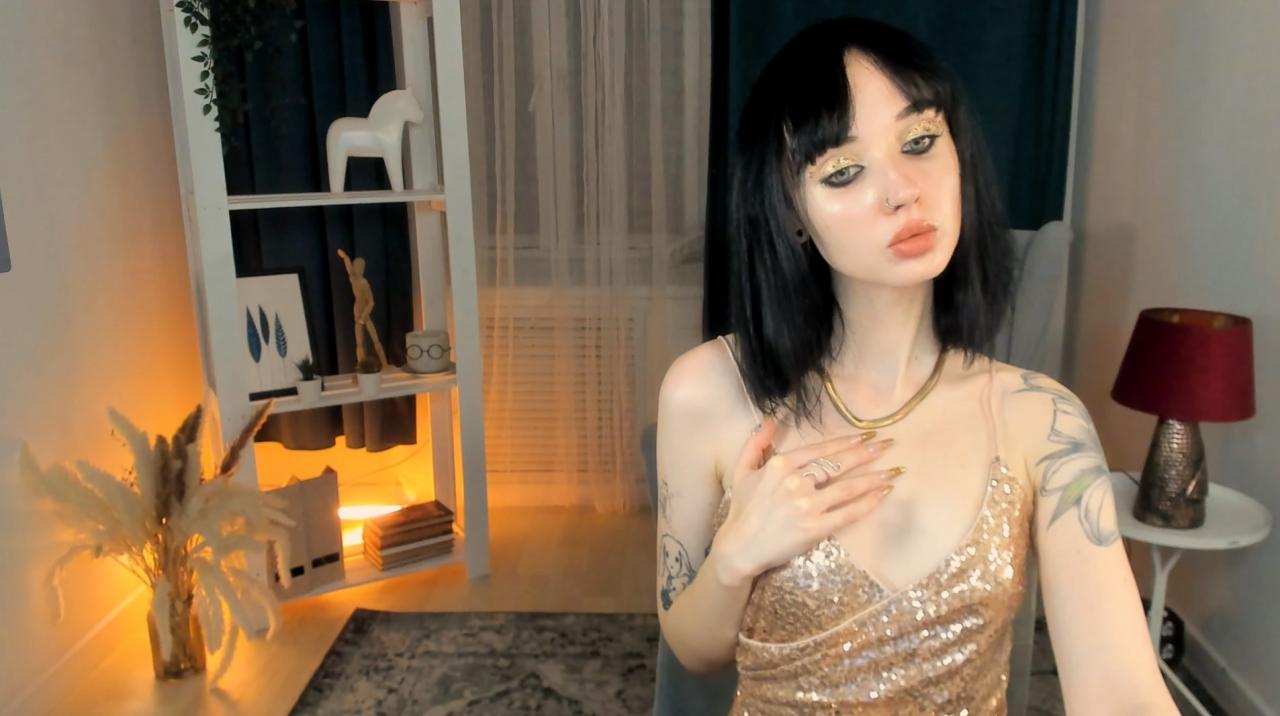 Webcam chat profile for HollyVex: Leather