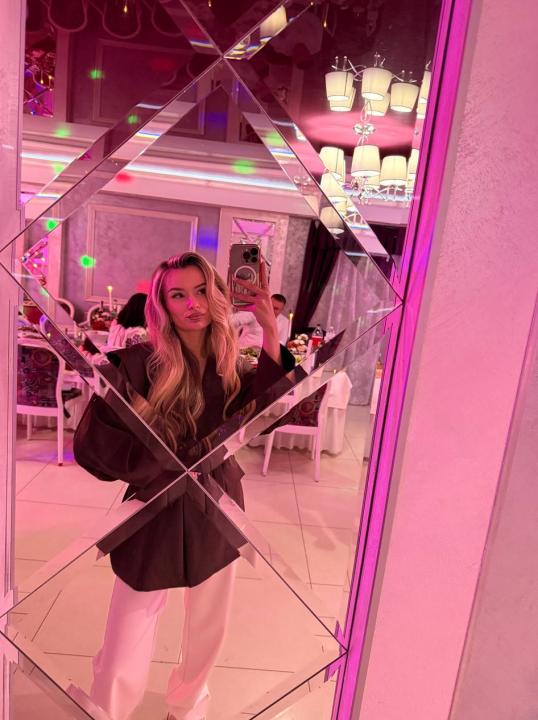 Webcam chat profile for MisLove: Cooking