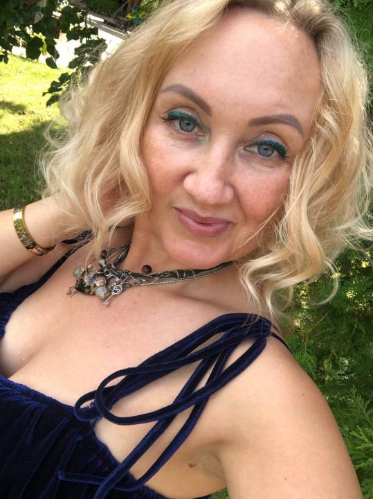 Webcam chat profile for LovelyViictor1a