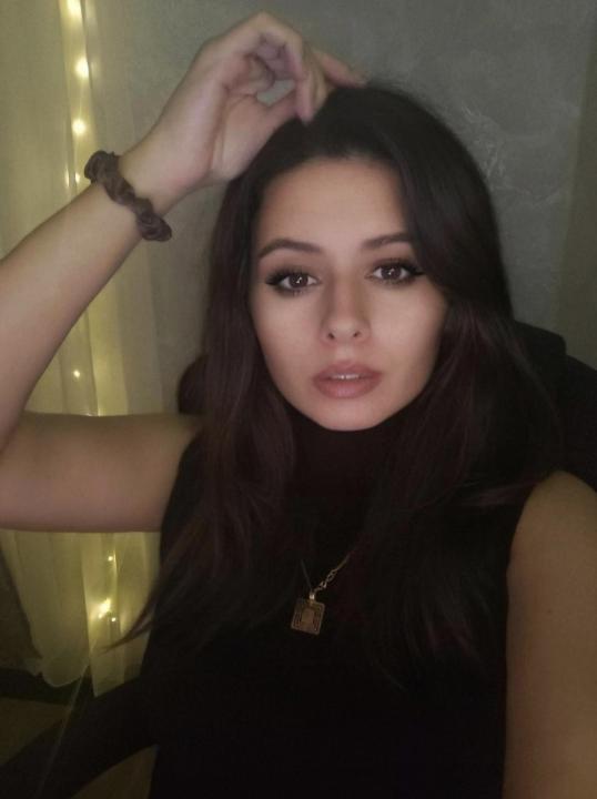 Webcam chat profile for KittyyGirl0