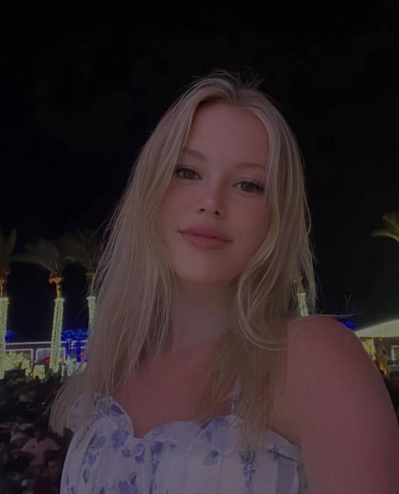 Webcam chat profile for Olllichka: Travel