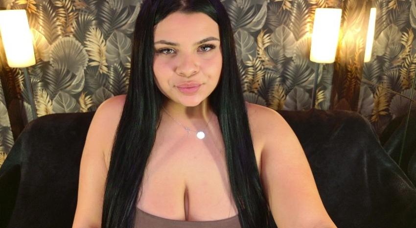 Webcam chat profile for MADYLICIOUS: Exhibition