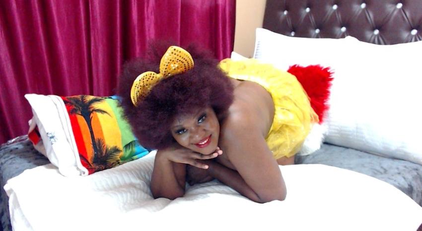 Webcam chat profile for BustyBoobsx: Legs, feet & shoes