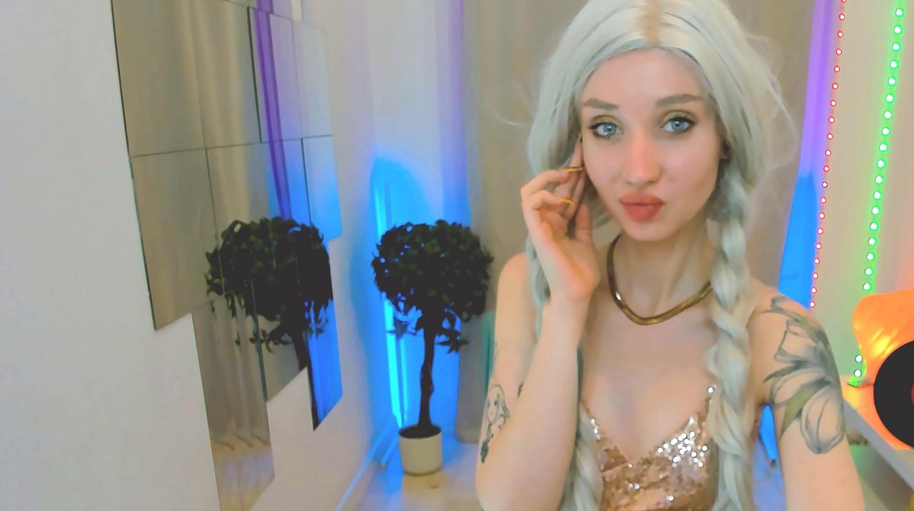 Webcam chat profile for HollyVex: Leather