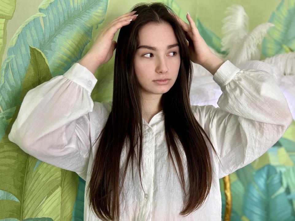 Webcam chat profile for AmberB88: Piercings & tattoos