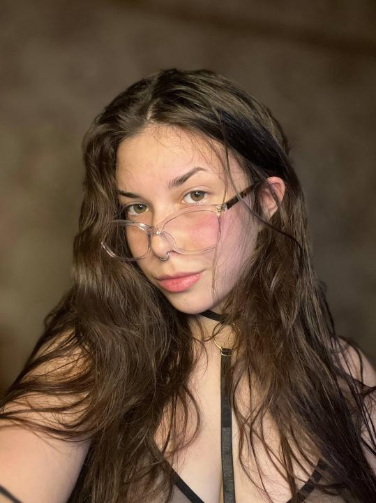 Webcam chat profile for 1Bekki