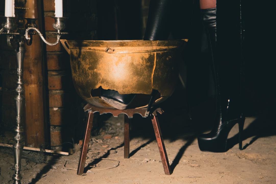 Webcam chat profile for KatiaMoon: Bondage & discipline