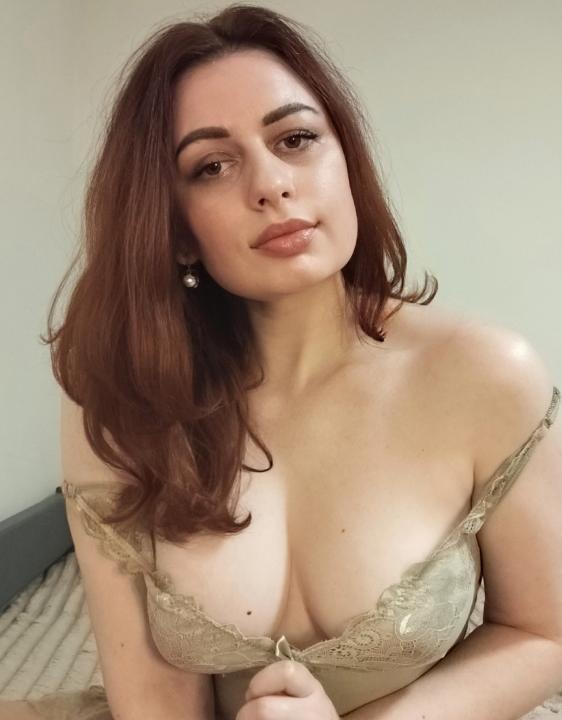 Webcam chat profile for 8LazyCat