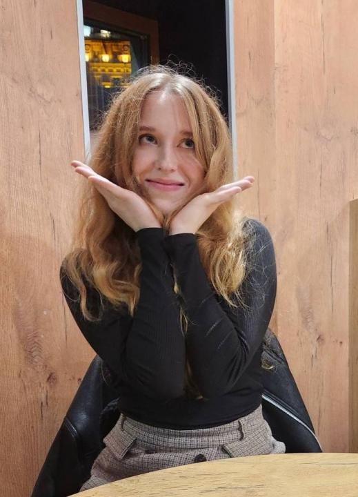 Webcam chat profile for WildCherry1